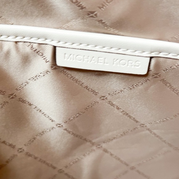 Michael Kors Jet Set Travel Large Laptop Case MK Light Cream Multi - Picture 10 of 11